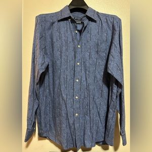 Cremieux Classics- soft blue color with paisley pattern& lines- size l